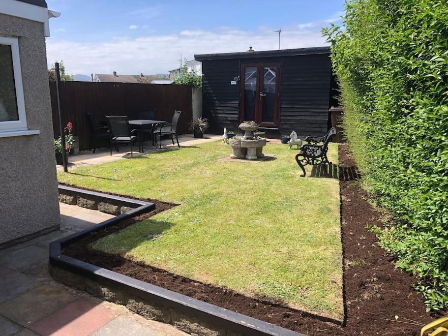 Ogilvie Lodge Llandudno Junction Exterior photo